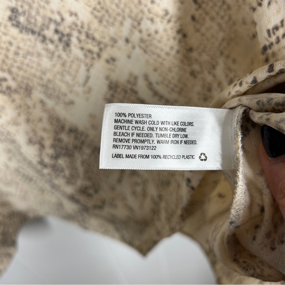 Ava & Viv Snakeskin Animal Print Cream Mobwife Long Sleeve Blouse 2X - Picture 6 of 6